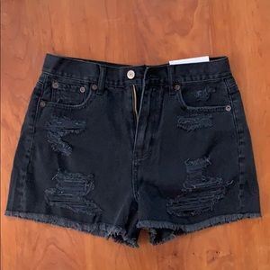 TAGS ON American Eagle Mom Short